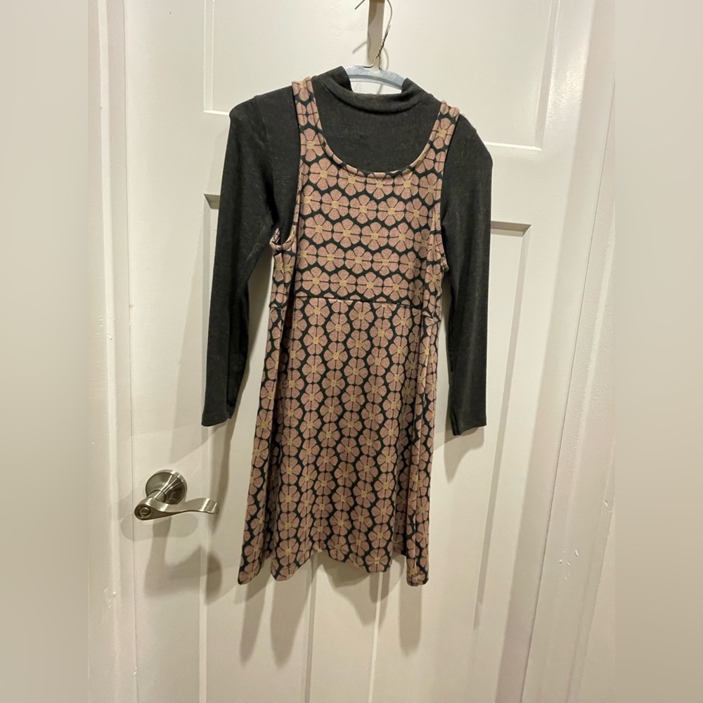 Girls Zara 2 piece dress with turtleneck. Good condition, worn twice.